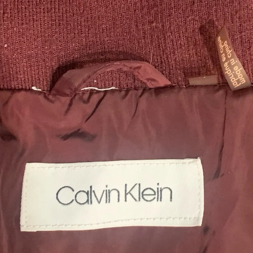 Calvin Klein Women's Hooded Quilted Puffer Jacket - Picture 11 of 12